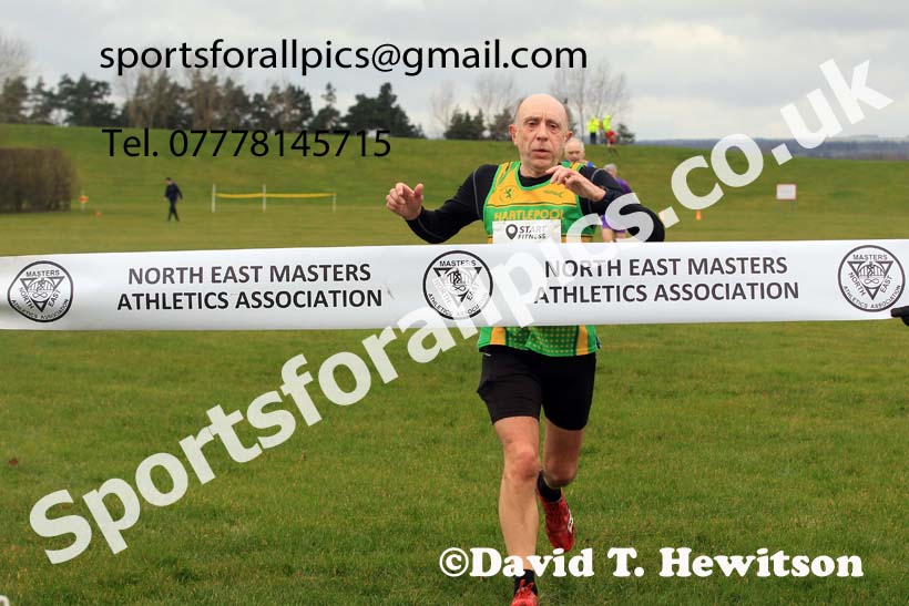 Womens 35+ and Mens 65+ 2023 NEMAA Cross Country, Croft Circuit, North Yorkshire. Photo: David T. Hewitson/Sports for All Pics